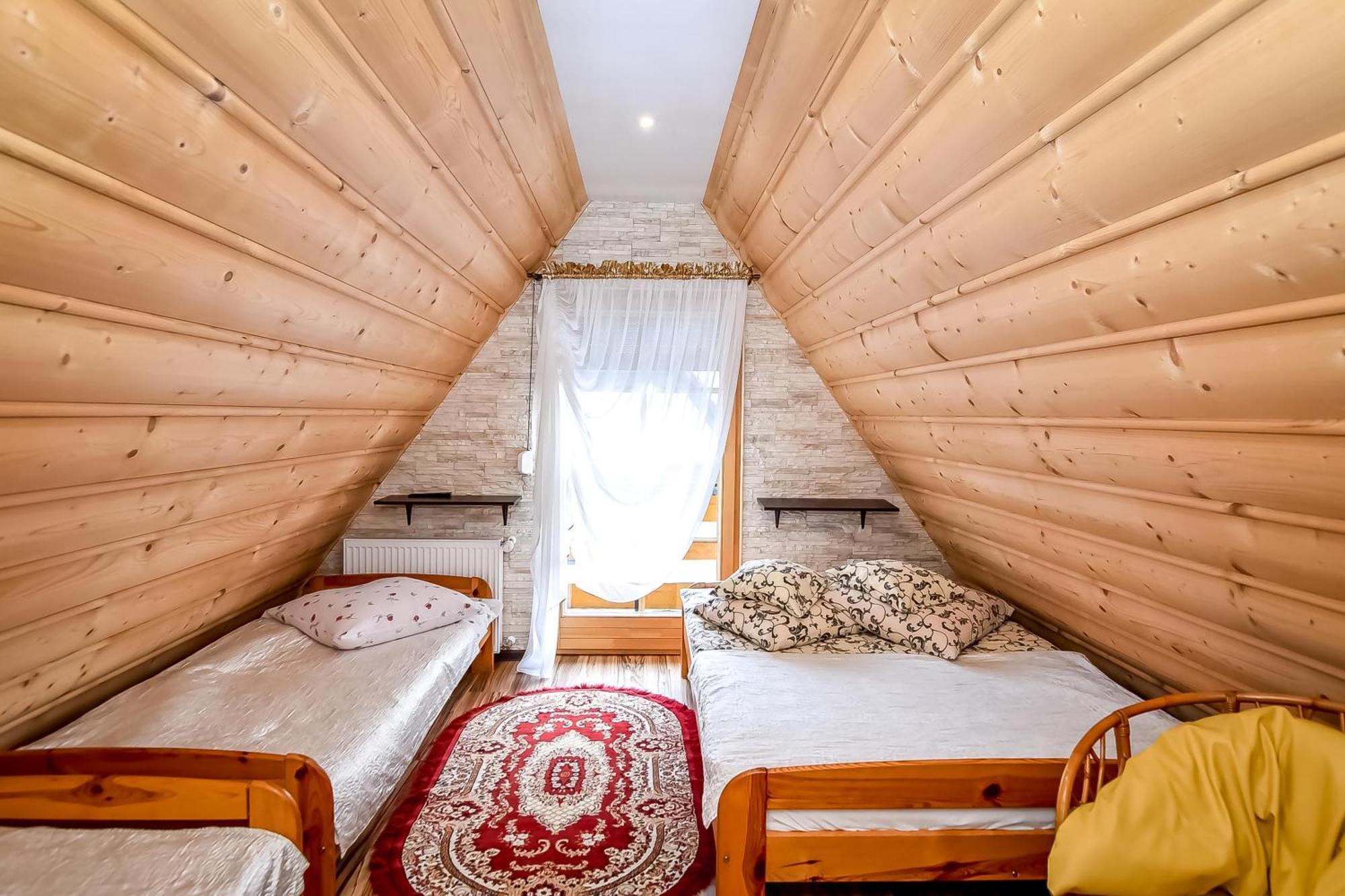 Ciukrowa Chatka Sauna & Jacuzzi โปโรนิน ภายนอก รูปภาพ