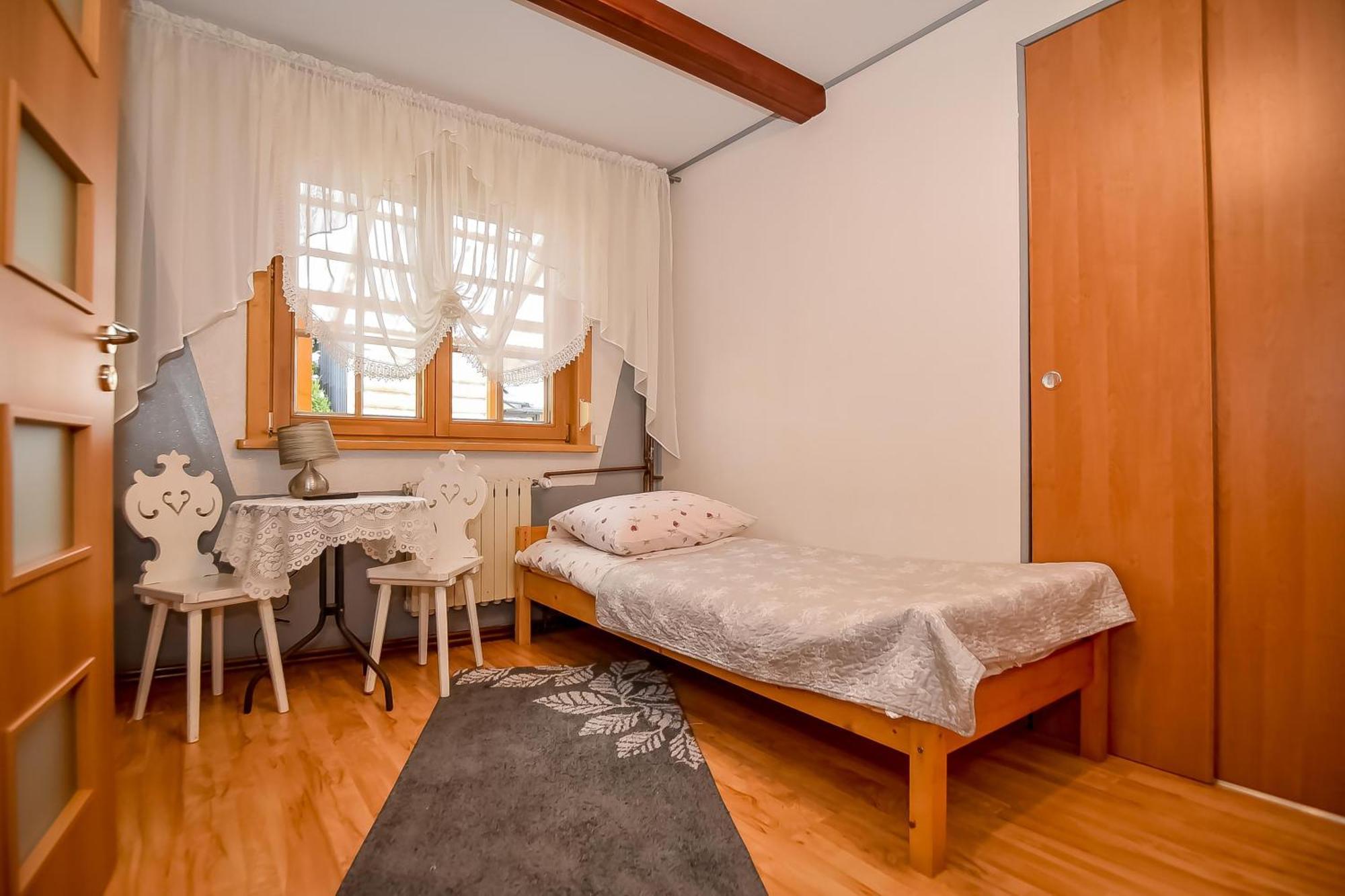 Ciukrowa Chatka Sauna & Jacuzzi โปโรนิน ภายนอก รูปภาพ