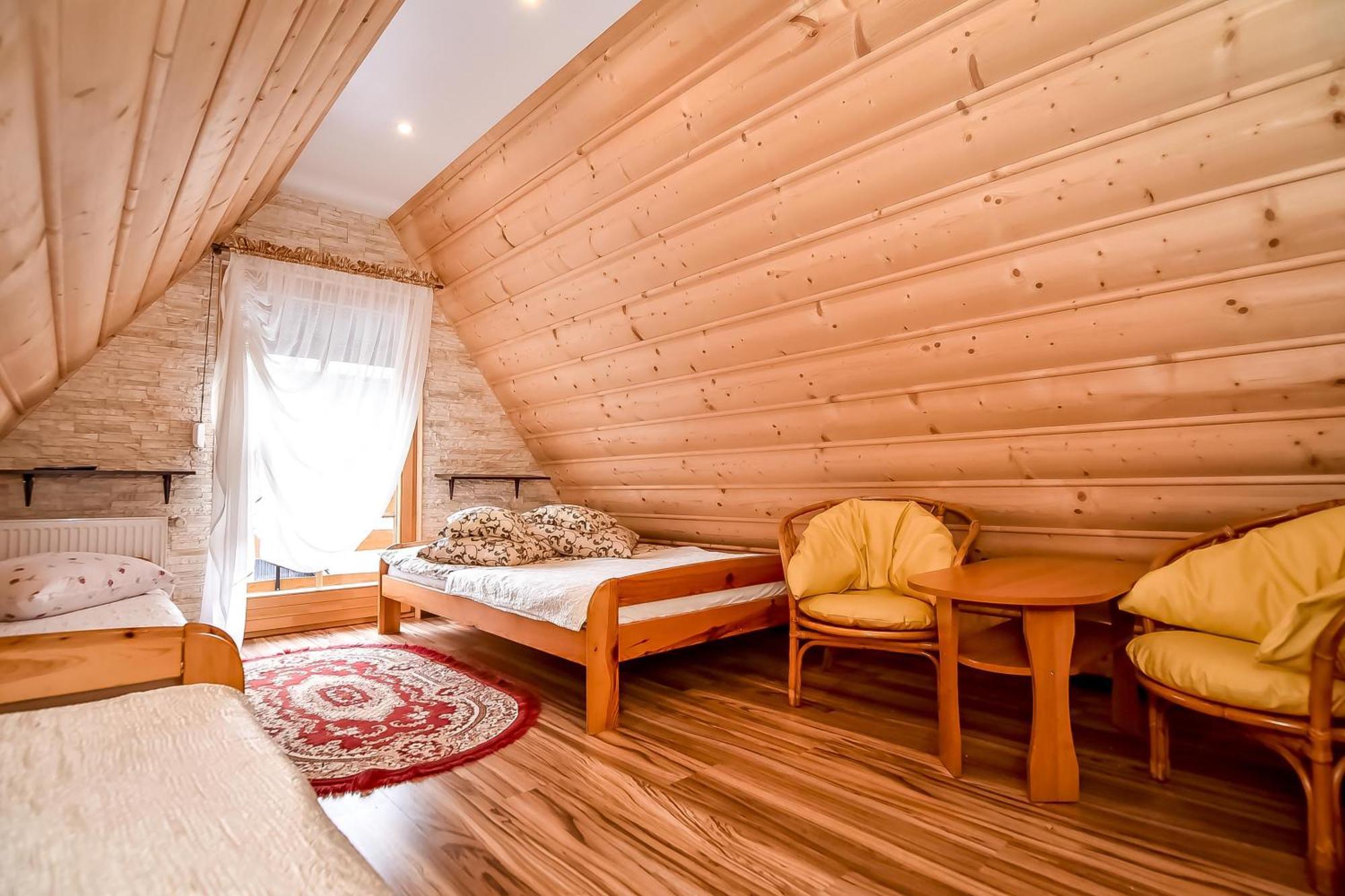 Ciukrowa Chatka Sauna & Jacuzzi โปโรนิน ภายนอก รูปภาพ