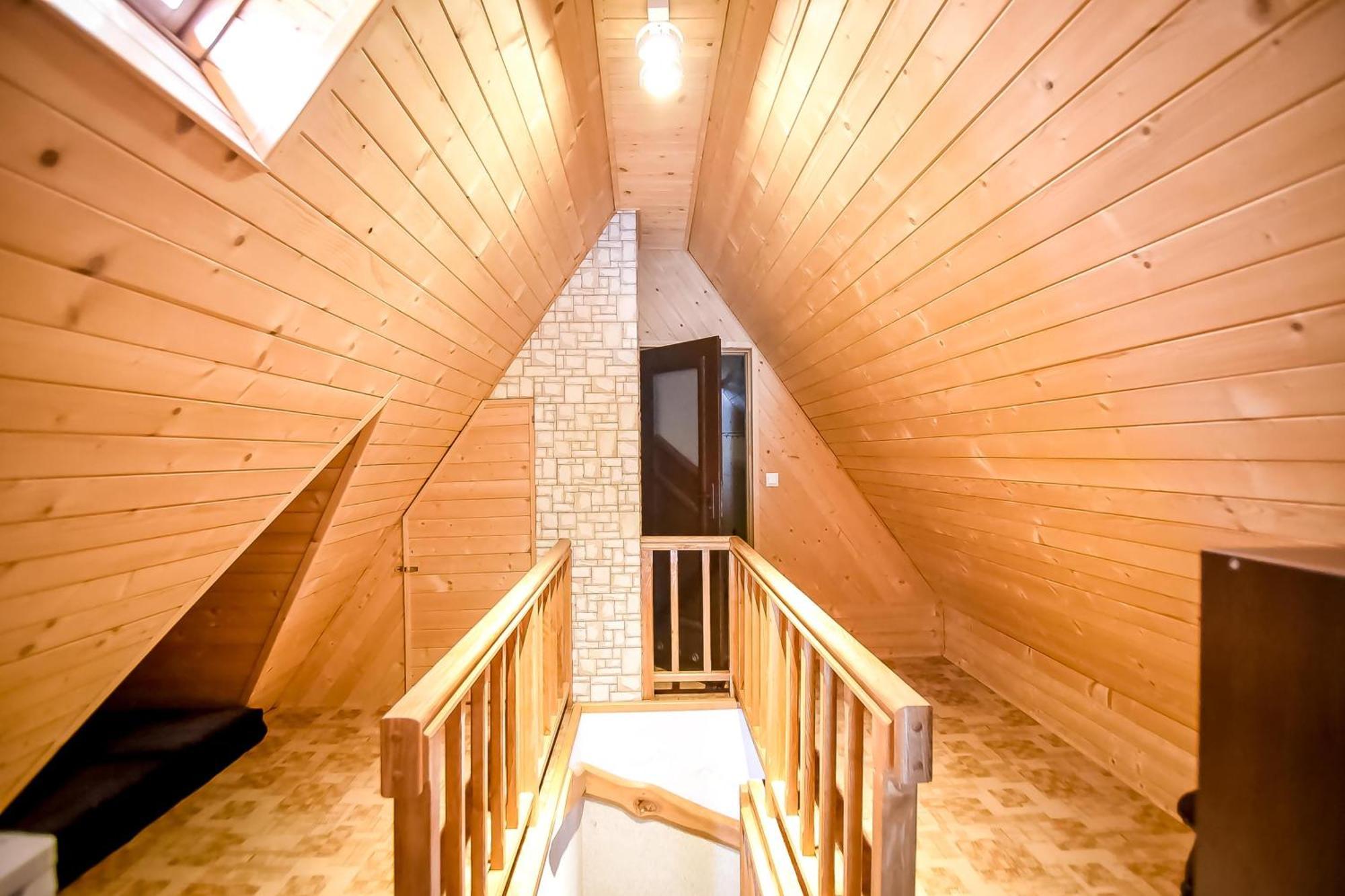 Ciukrowa Chatka Sauna & Jacuzzi โปโรนิน ภายนอก รูปภาพ